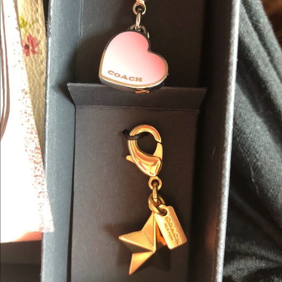 COACH Boxed Corner Zip With Charms JUST IN - Picture 3 of 8